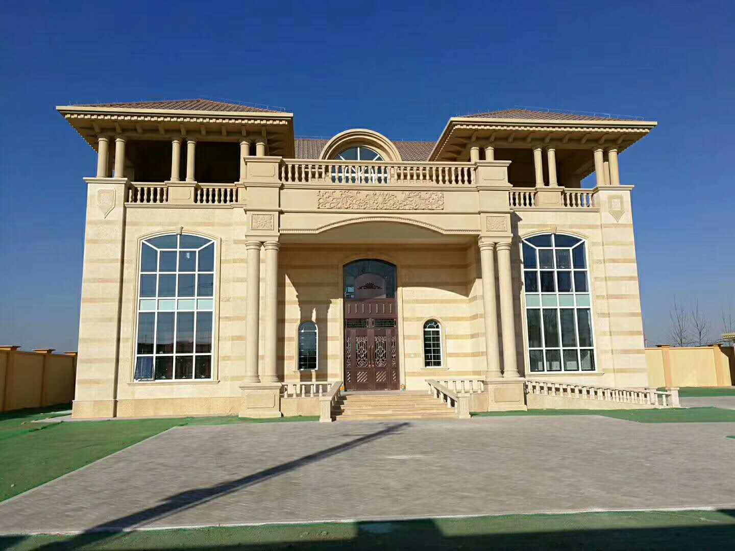 �������͜ؿ՚�Դ��õ�ů���{��(li��n)��ϵ�y(t��ng)�����аٳ߸��(zh��n)ǧƽ�ׄe����ů���乤��